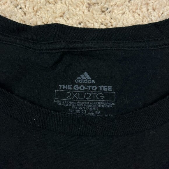 Adidas T Shirt Men's 2XL Black The Go-To Tee Center Logo Crew Neck Trefoil - Picture 2 of 6